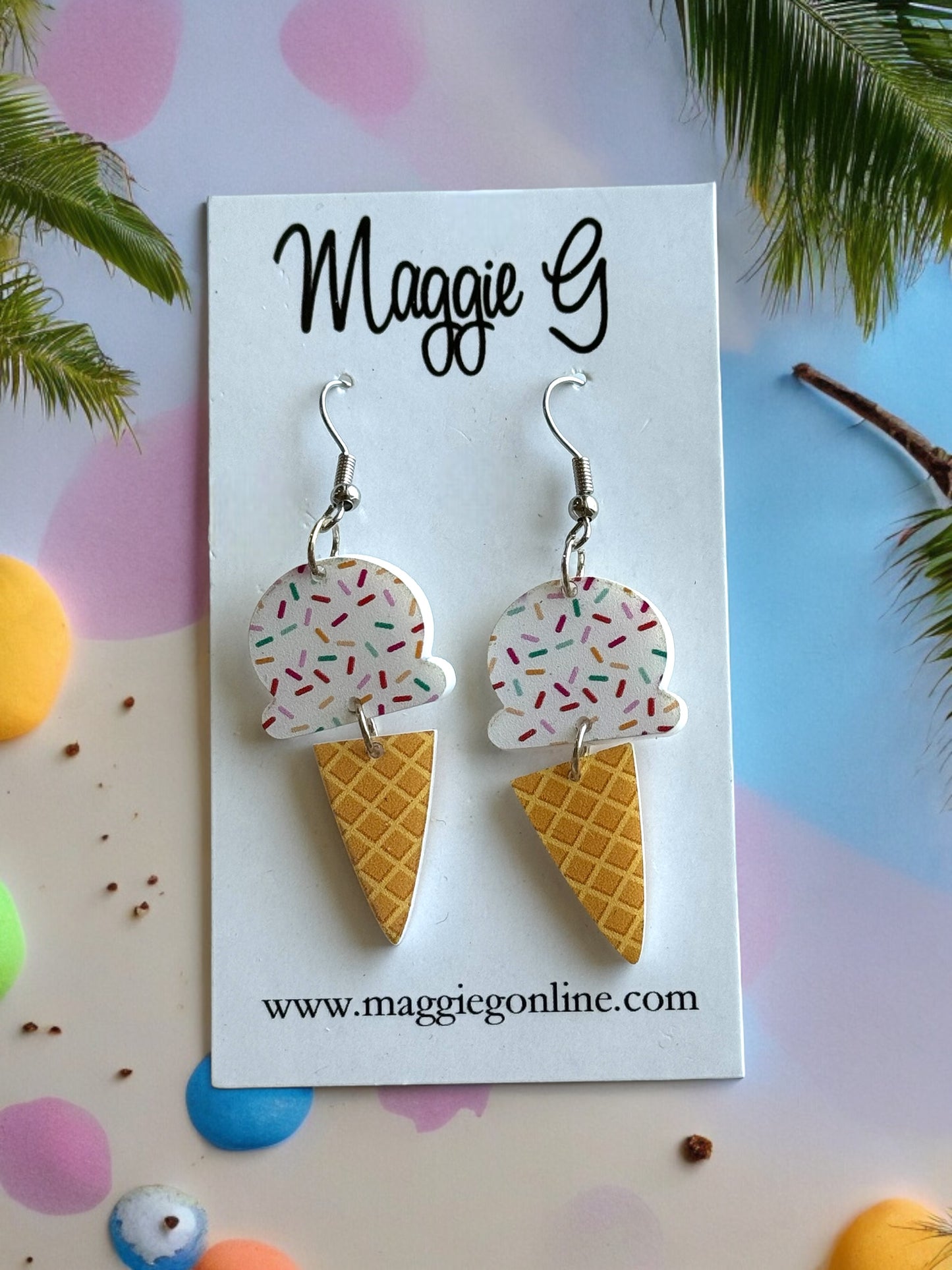 Ice cream cone earring vanilla